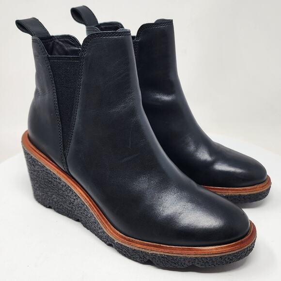 Clarks Clarkford Top Wedge Boots Women 7.5M Black Leather Ankle Pull on Chelsea - Picture 1 of 15
